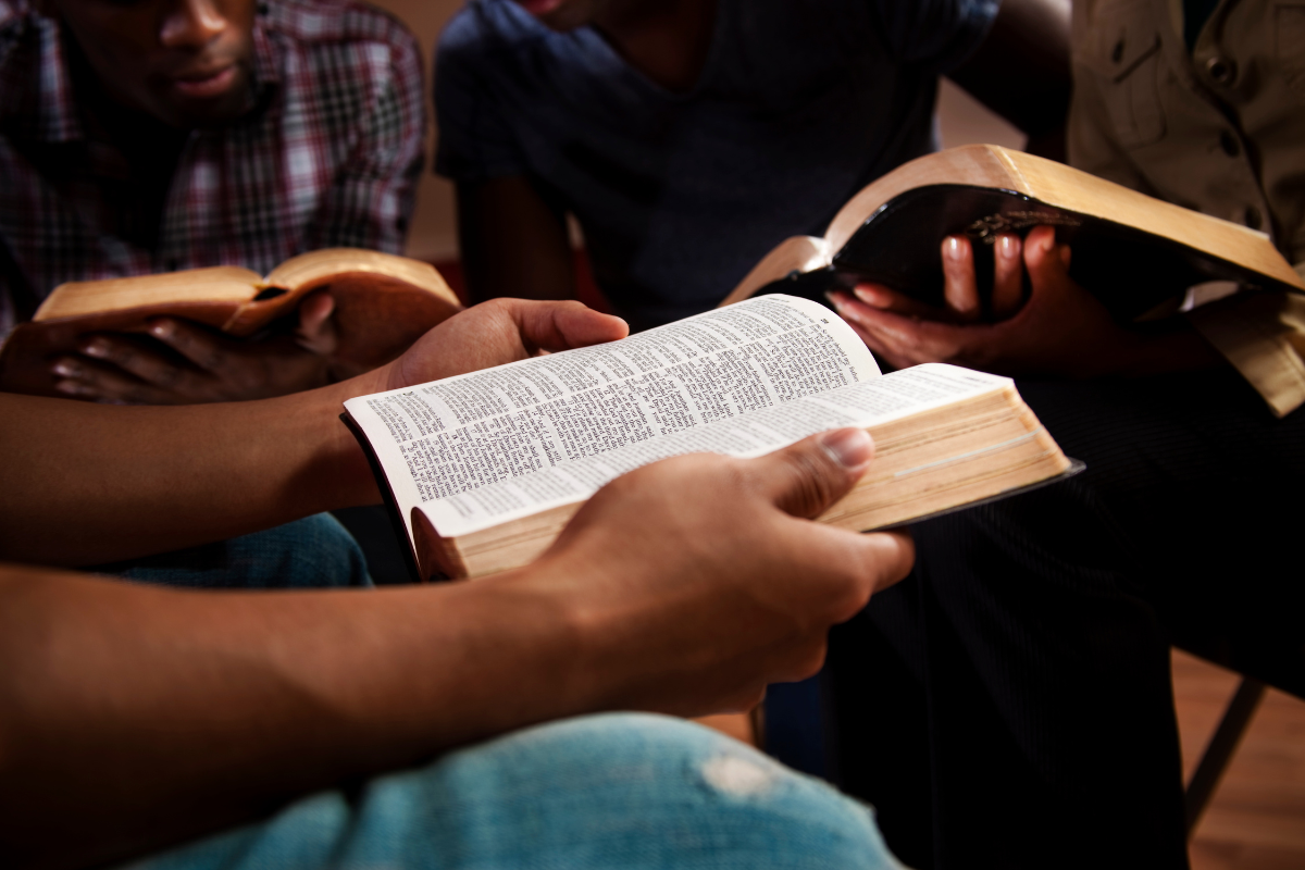Spanish Bible 1200x800