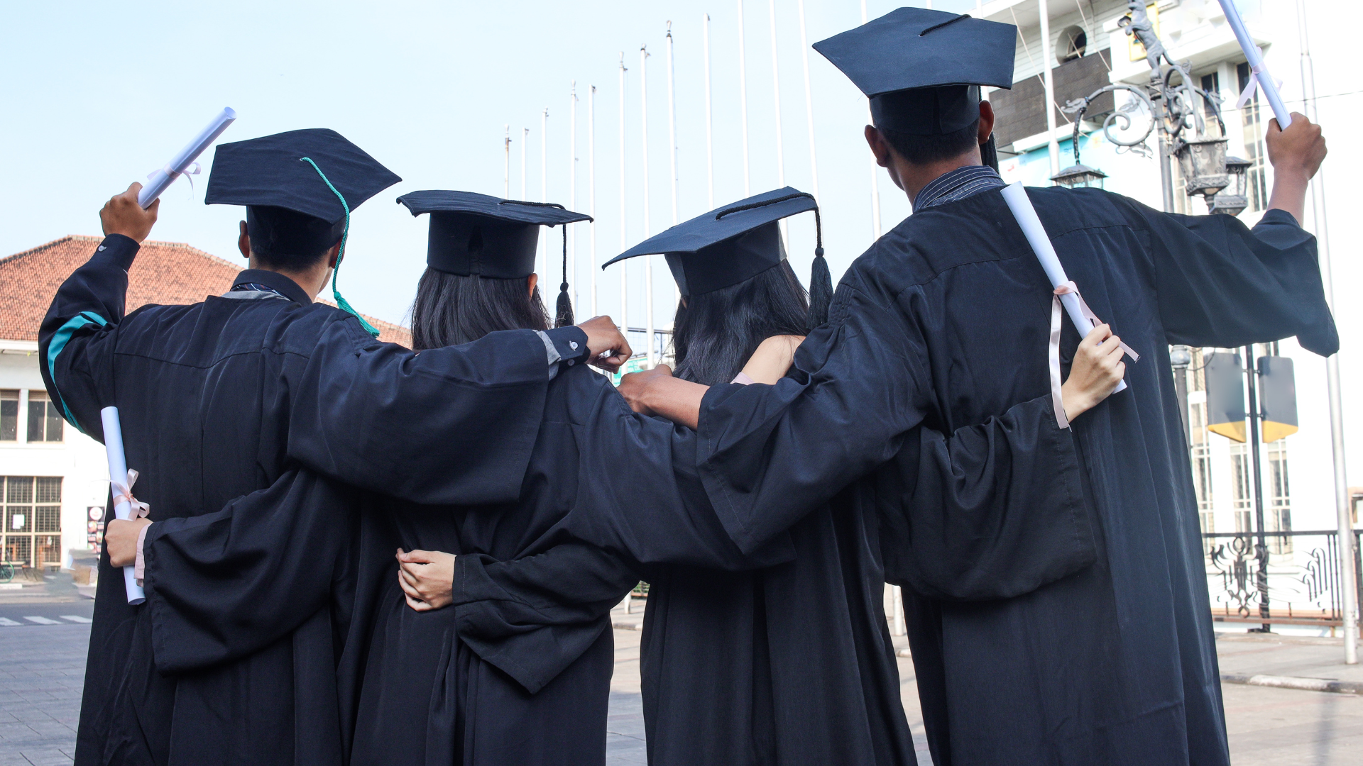 Spanish 10 Money Tips for Graduates