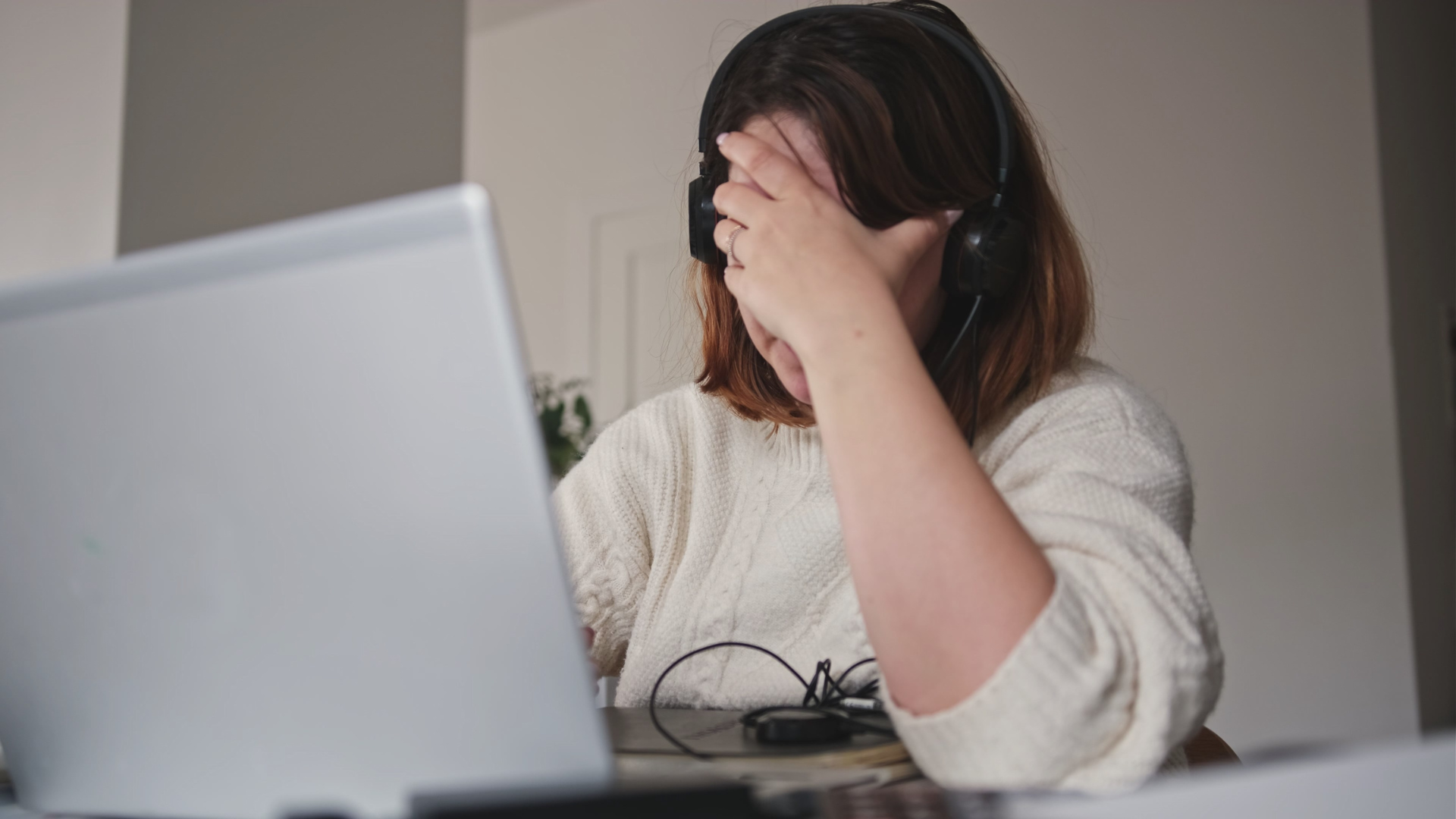 Spanish Career Crisis Image