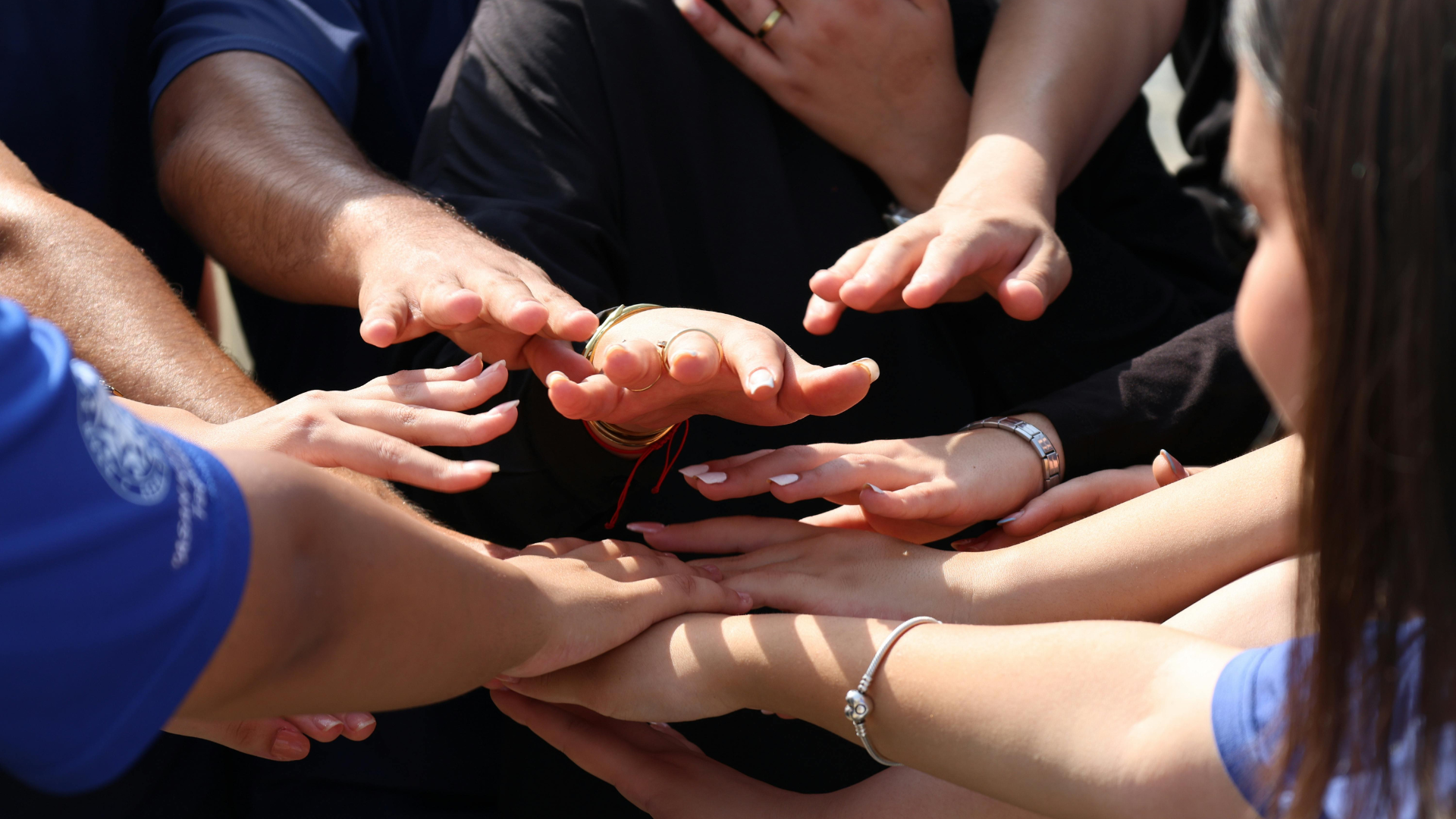 Spanish Create Positive Life Changes Through Healthy Communities Image
