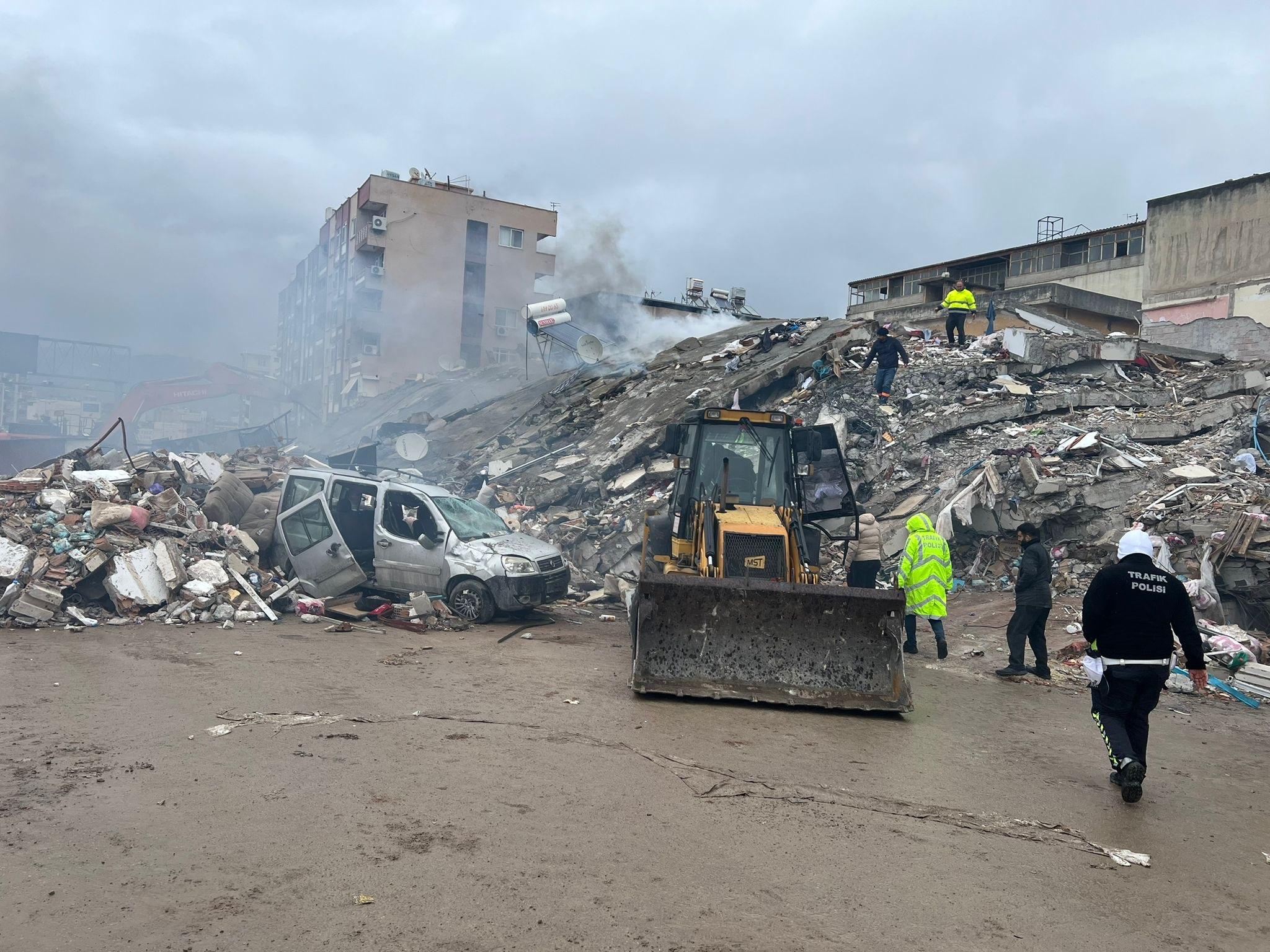 Rubble smokes, people comb debris after Turkey and Syria earthquakes (Feb 2023)