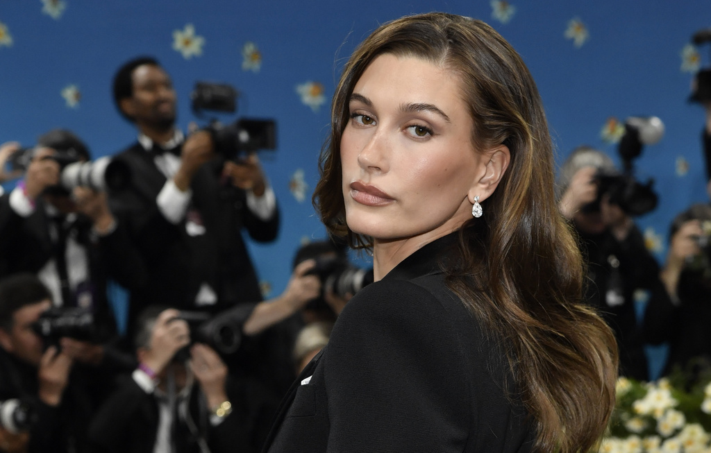 Hailey Bieber s Rhode Beauty Brand Purchased For 1B Positive 
