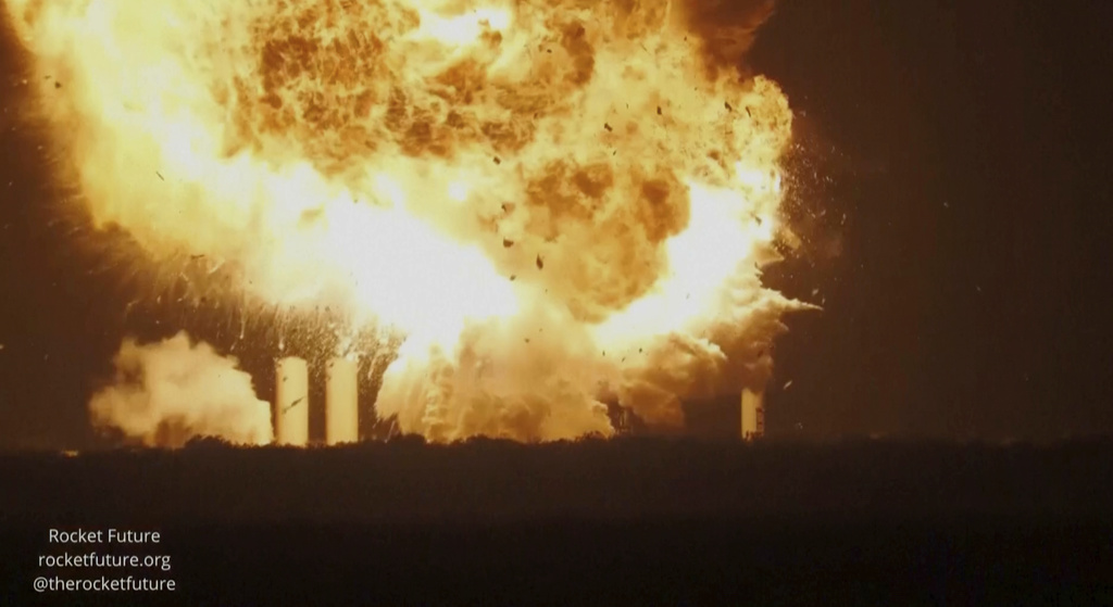 SpaceX rocket explodes at Starbase, SpaceX’s launch site at the southern tip of Texas