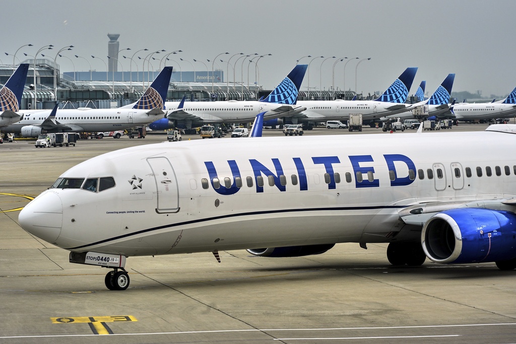 United Air Lines airport 