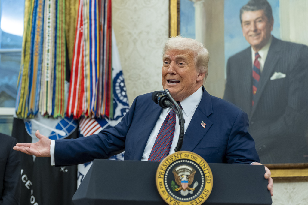 Trump Reagan picture
