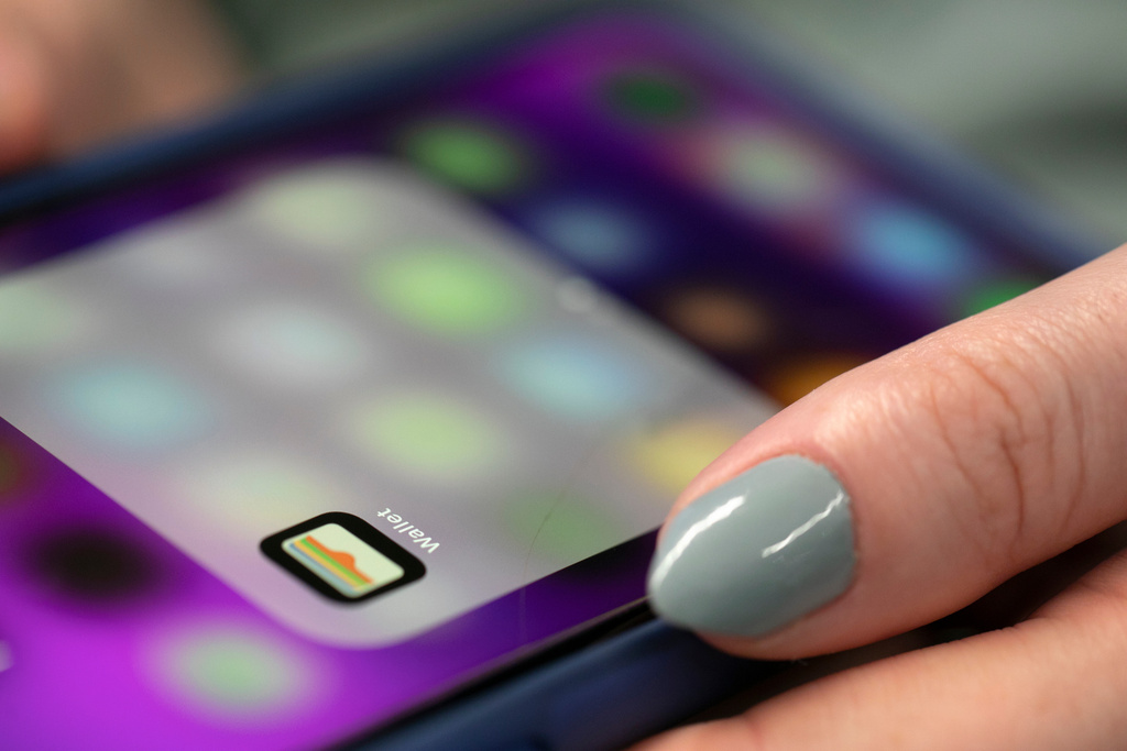 Teens Getting Most News Updates From Social Media And Influencers - Trust Important