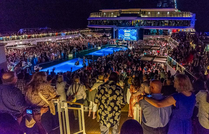 large marriage renewal ceremony 