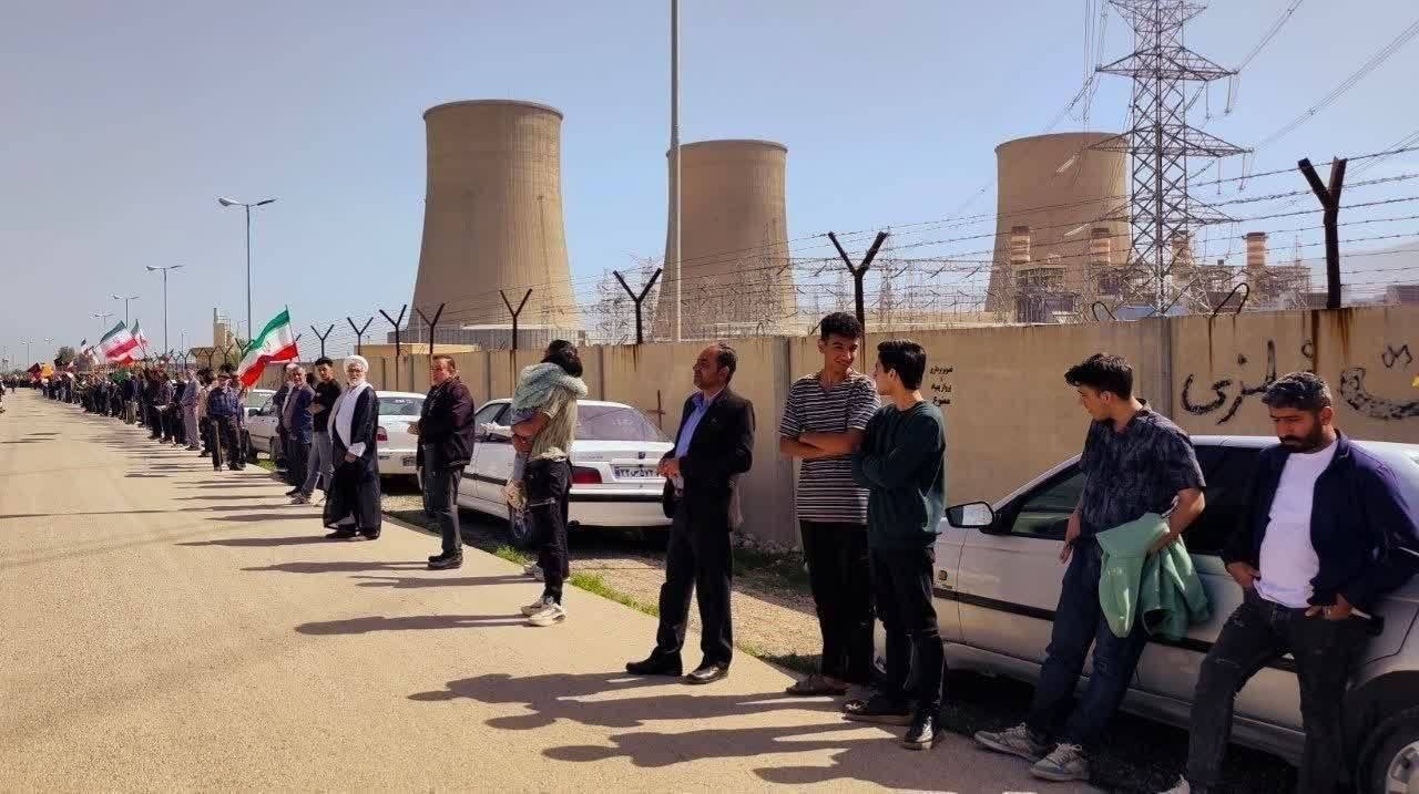 human chain around power plant 