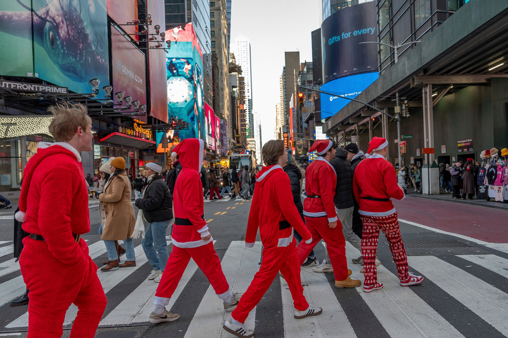 Popular NYC SantaCon Charity Event Was More Con Than Claus