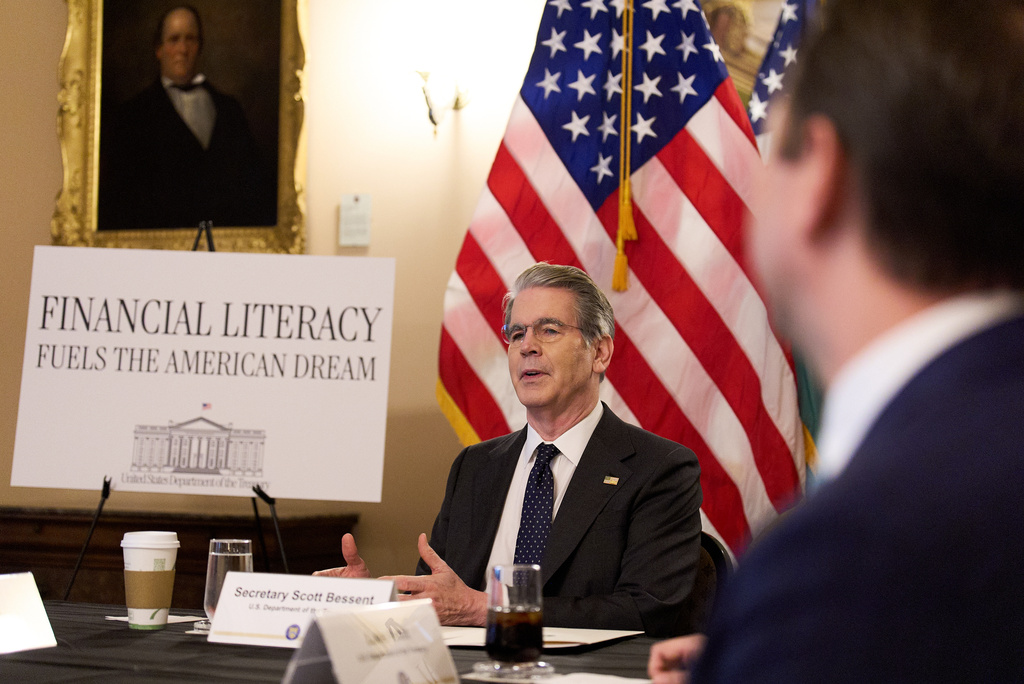 U.S. Treasury Secretary Advises: Don't Go After Allure Of 'Easy Money'