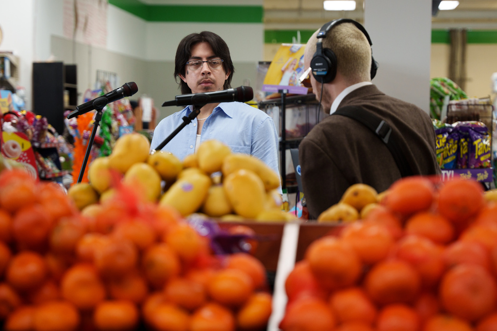 Luna Luna band in market store