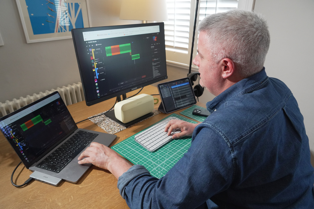 He Can No Longer Play Guitar, AI Helps Musician With Parkinson’s Finish New Album