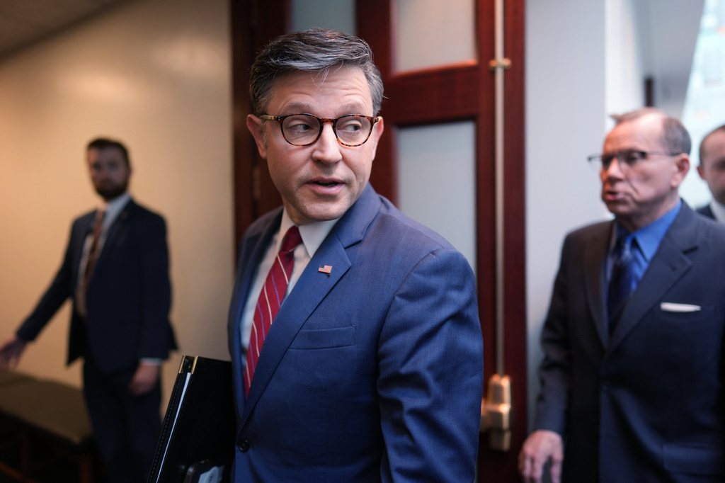 House Lawmakers Challenge White House With 'War Powers' Iran Resolution