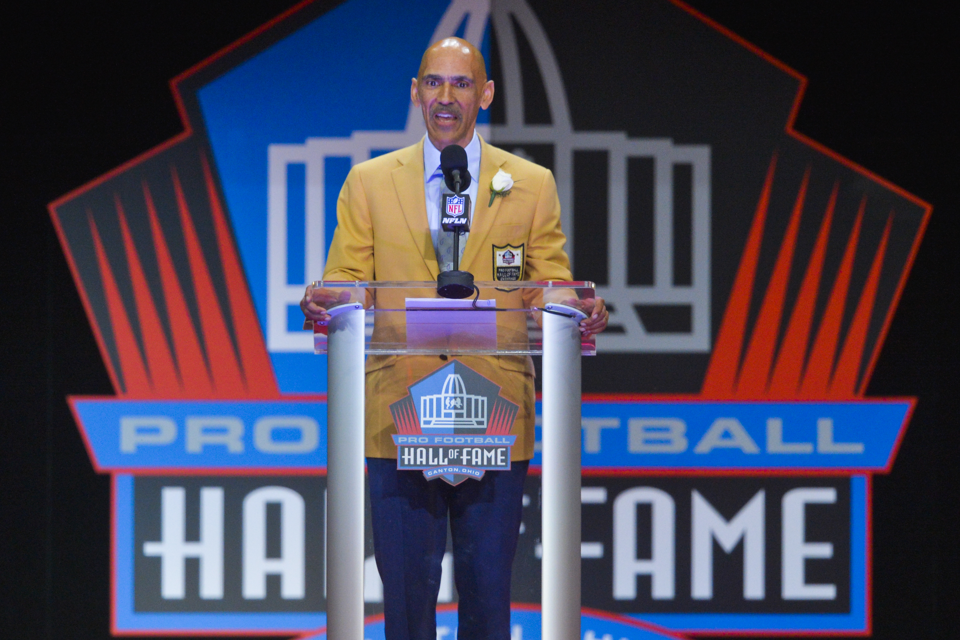 Tony Dungy giving his Pro Football Hall of Fame acceptance speech