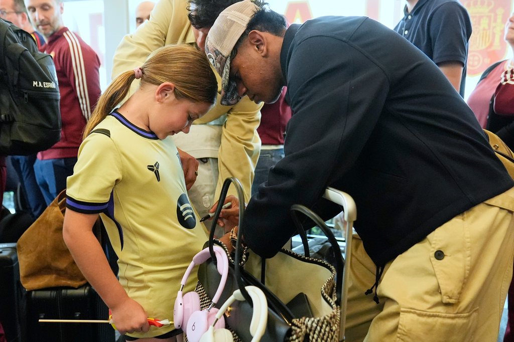 “Bienvenidos A Chattanooga” - Int'l Soccer Teams Set Up Camp, Southern Hospitality Displayed