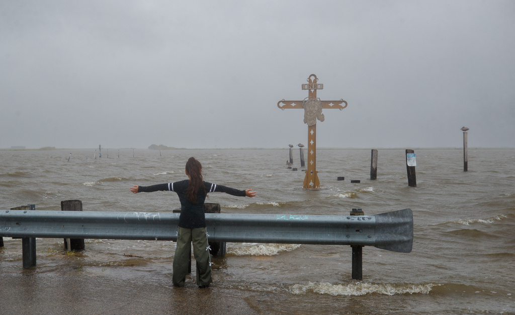 Tropical Storm Bertha Makes Landfall - Heaviest Rains Stayed Offshore, Moving West