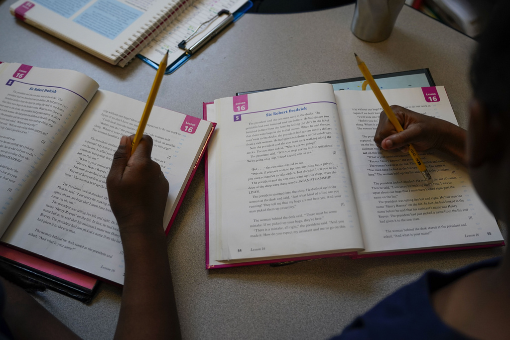 Third graders read during class at Schaumburg Elementary