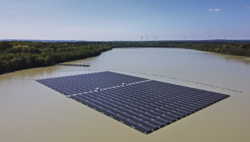 Solar panels on Germany's biggest floating photovoltaic plant