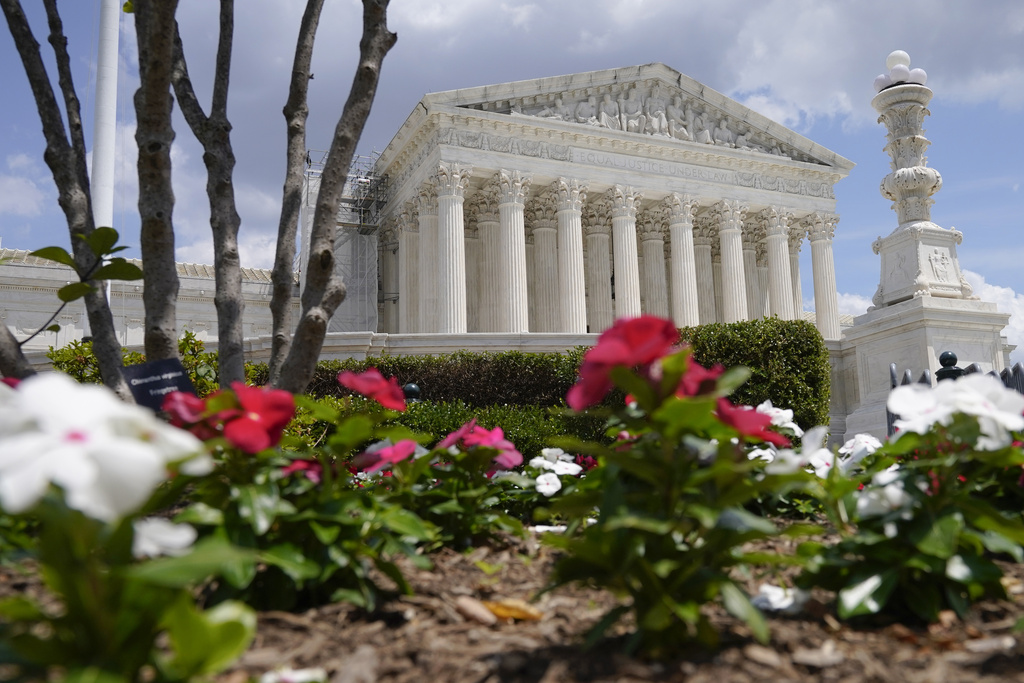 Supreme Court Says Charter School Cannot Compel Female Students To Wear Skirts - Vimarsana News