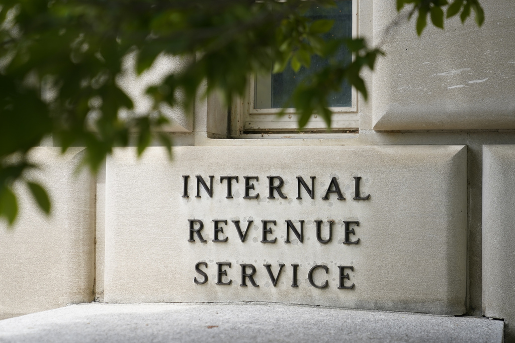 IRS Aims To Go Completely Paperless By 2025 | Positive Encouraging K-LOVE