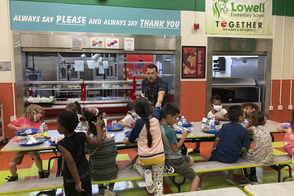 Students wrapping up their lunch break at Lowell Elementary School in Albuquerque, New Mexico