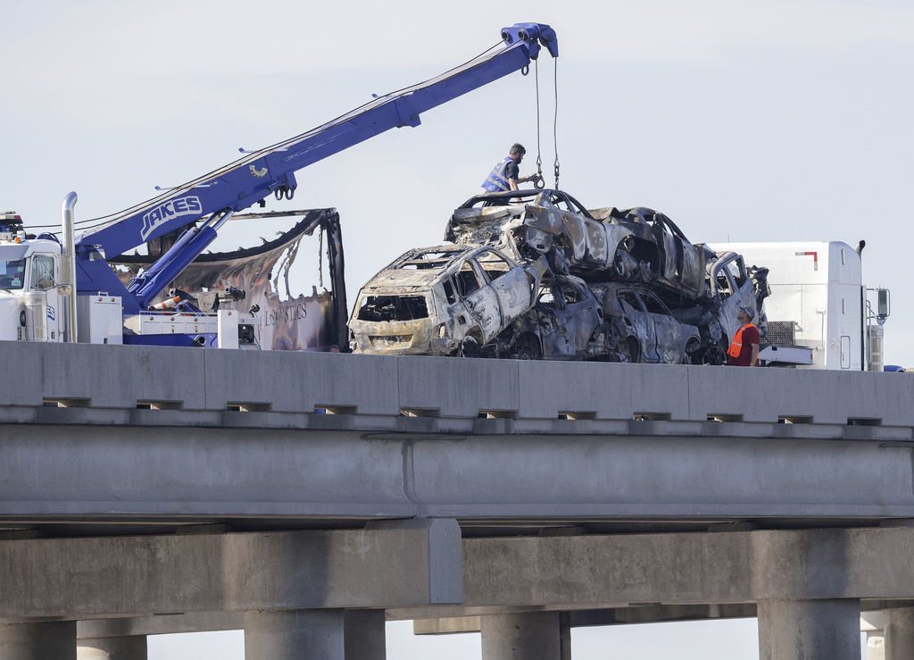 Superfog Fog Smoke Causes Multiple Crashes Crews Clear Wreckage