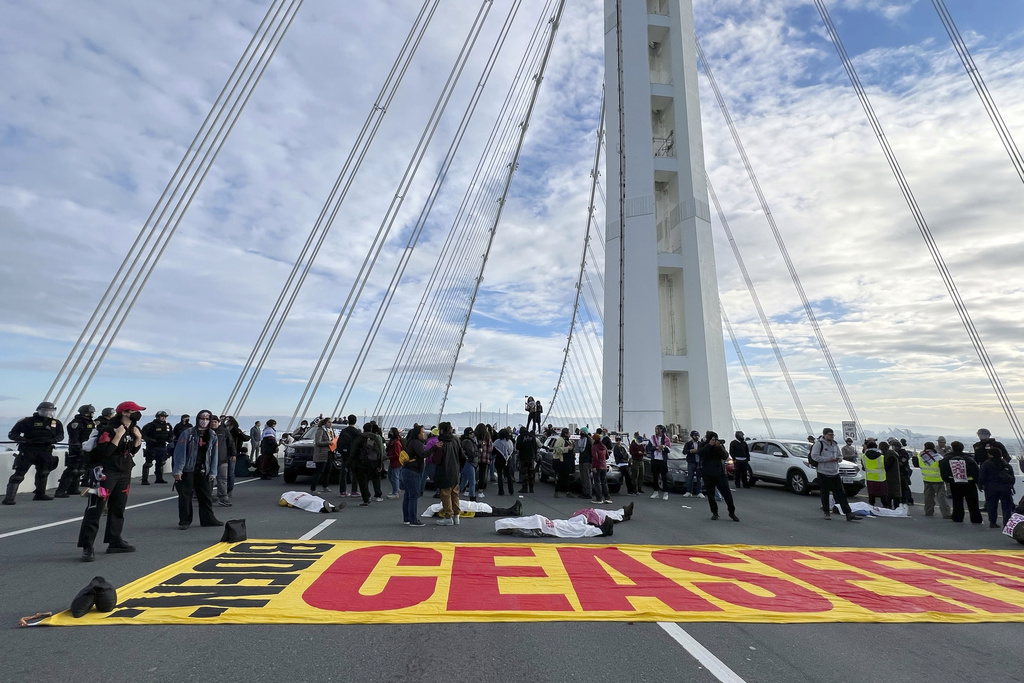 Demonstrators Shut Down Bridges In San Francisco And Boston Positive   70891 