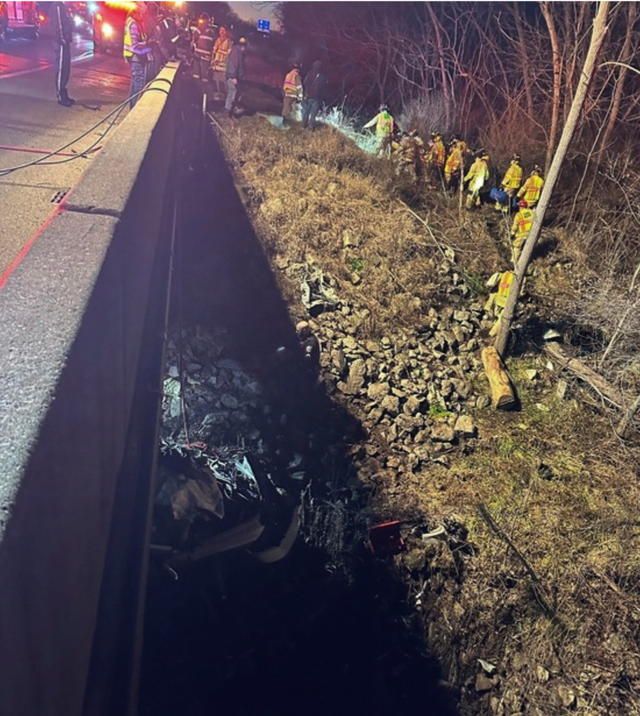 Scene of submerged vehicle rescue in Indiana