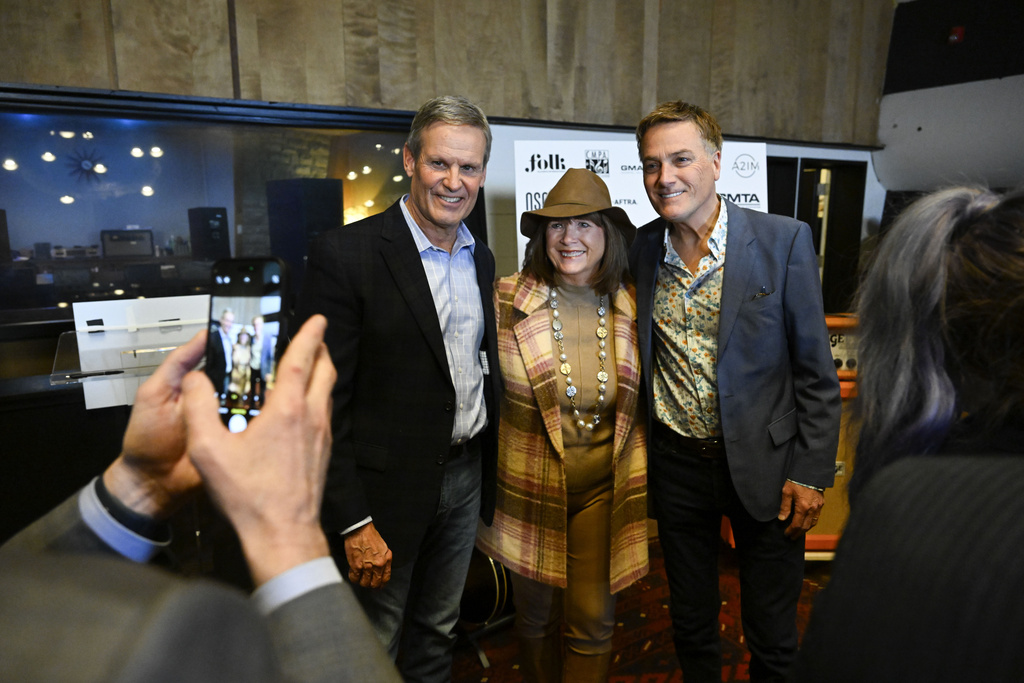 Tenn. Governor, Musical Artists, Want To Protect Performers & Songwriters Against Artificial Intelligence - Vimarsana News