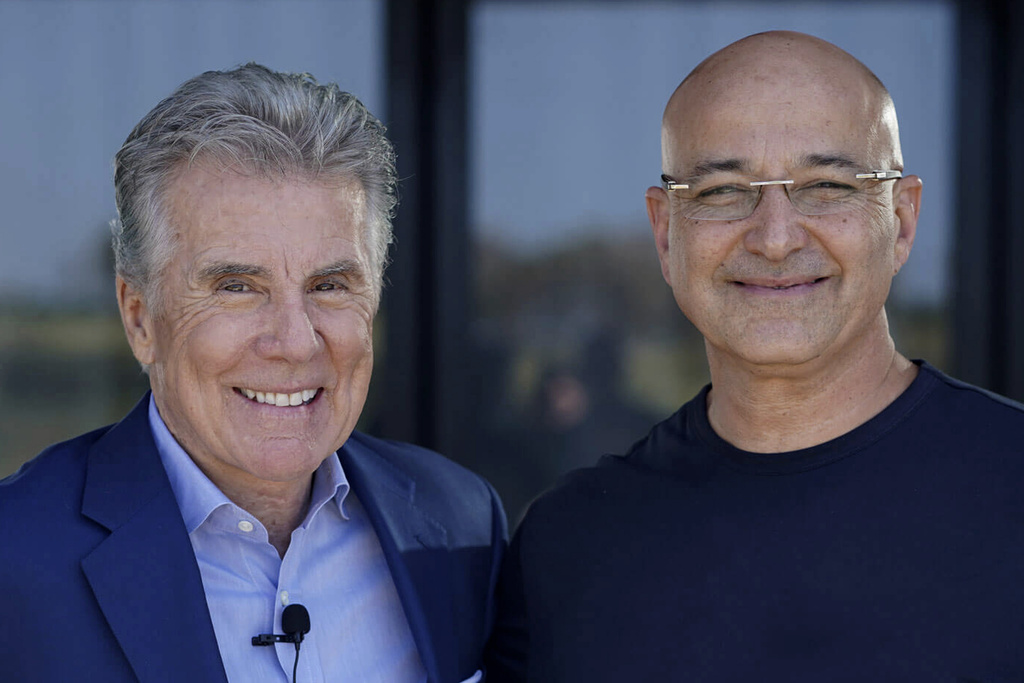 Missing & Exploited Children Co-Founder John Walsh (left) and Cellebrite DI Co-Founder Yossi Carmil meet in Israel in 2019.