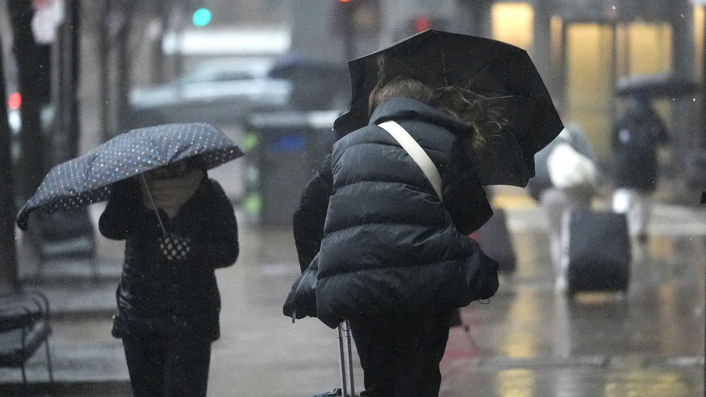 Nor'easter With Wet Heavy Snow Pelts Northeast, 680,000 Without Power - Vimarsana News