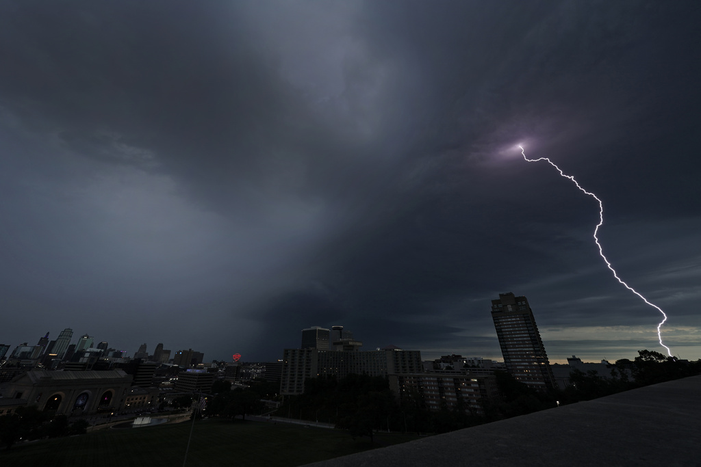 Severe Thunderstorms And Possible Tornadoes Thru Wednesday | Positive ...