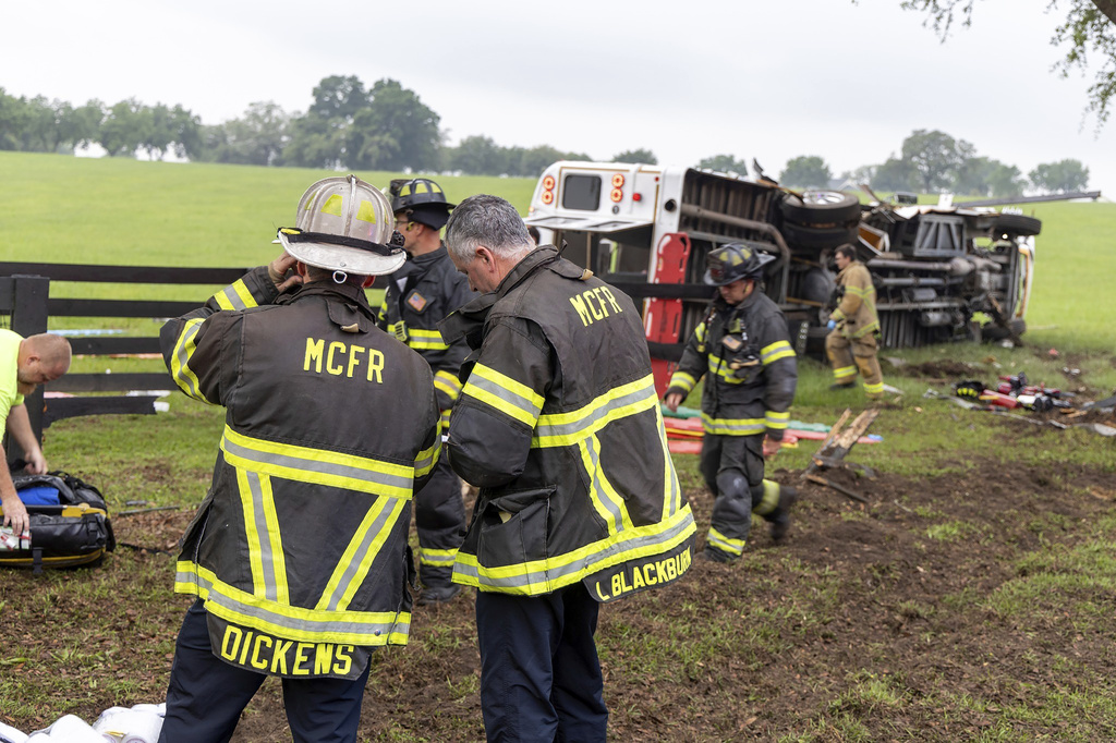 Crews from Marion County Fire Rescue and the Marion County Sheriff’s Office assisting victims after a bus carrying farmworkers crashed and overturned