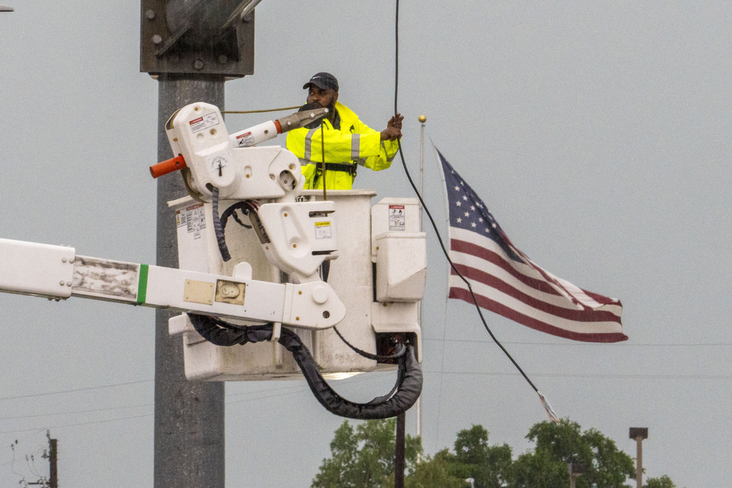 Crews Race To Restore Power Across Storm-Battered Texas | Positive ...