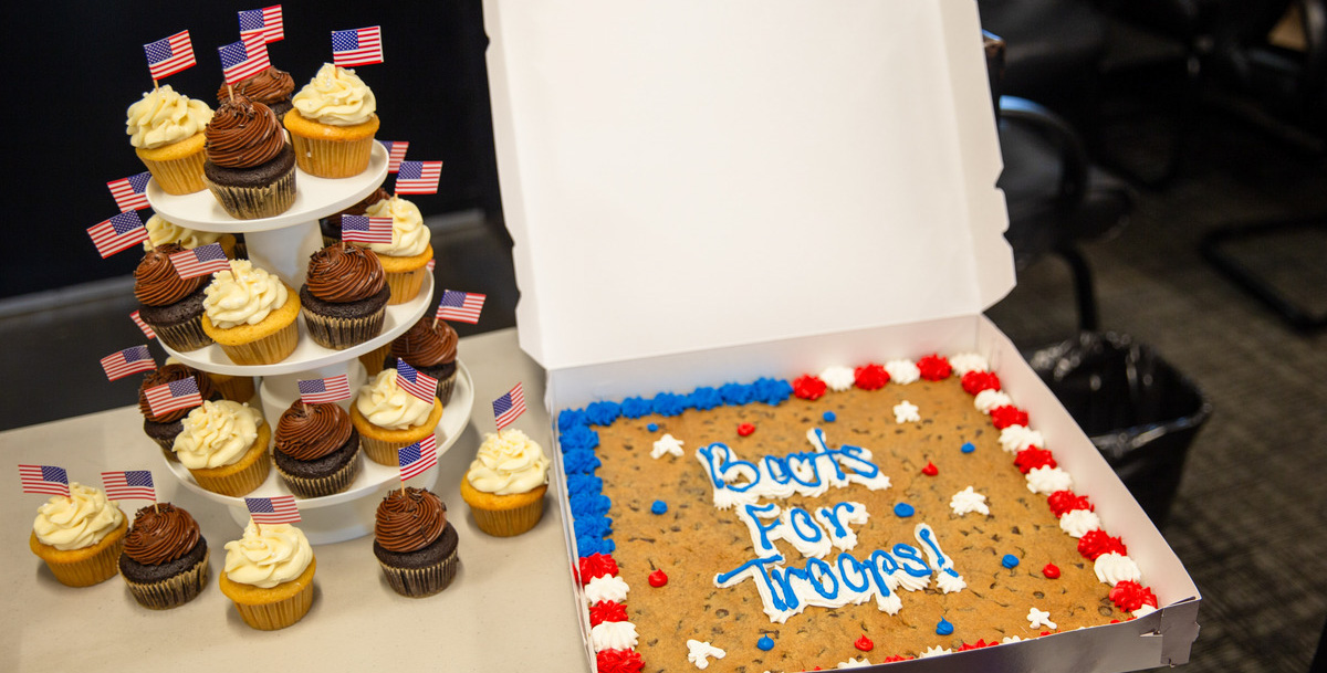 Cupcakes and a giant cookie