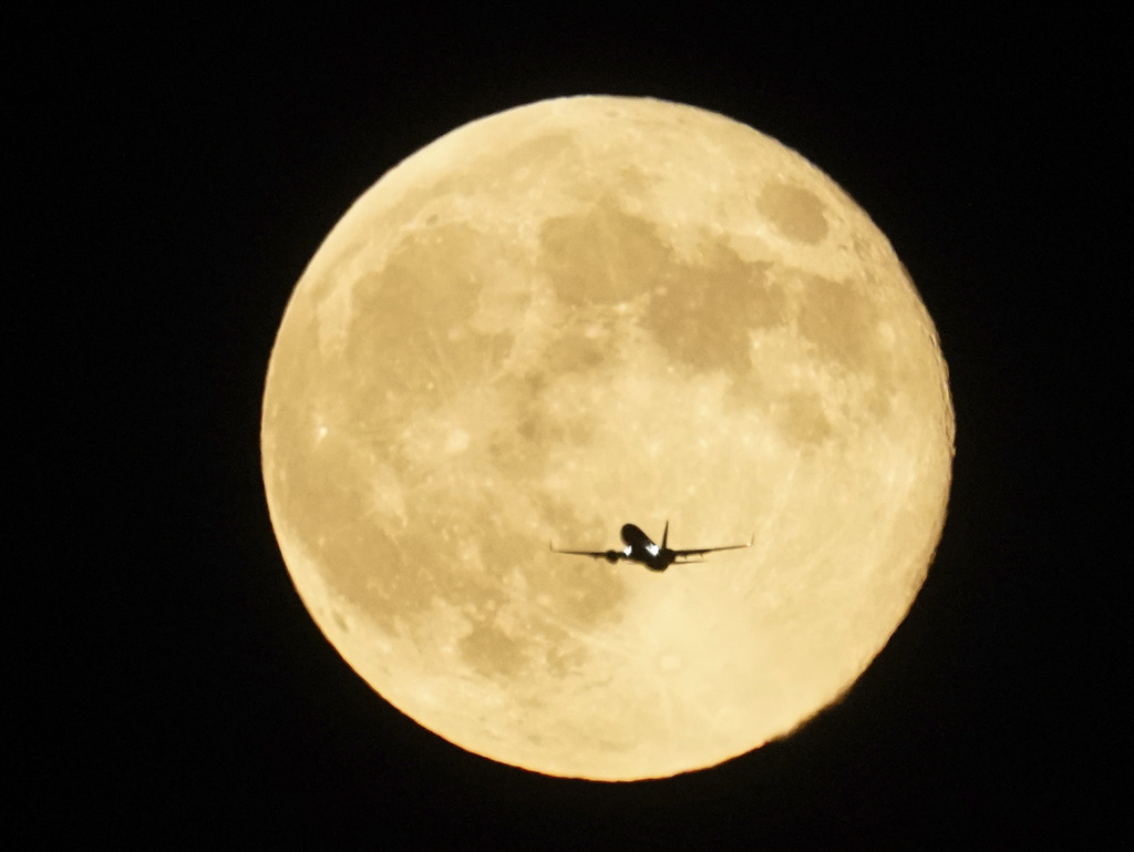 How To Catch 2024's Last 'Supermoon' - The 'Beaver' Moon | Positive ...