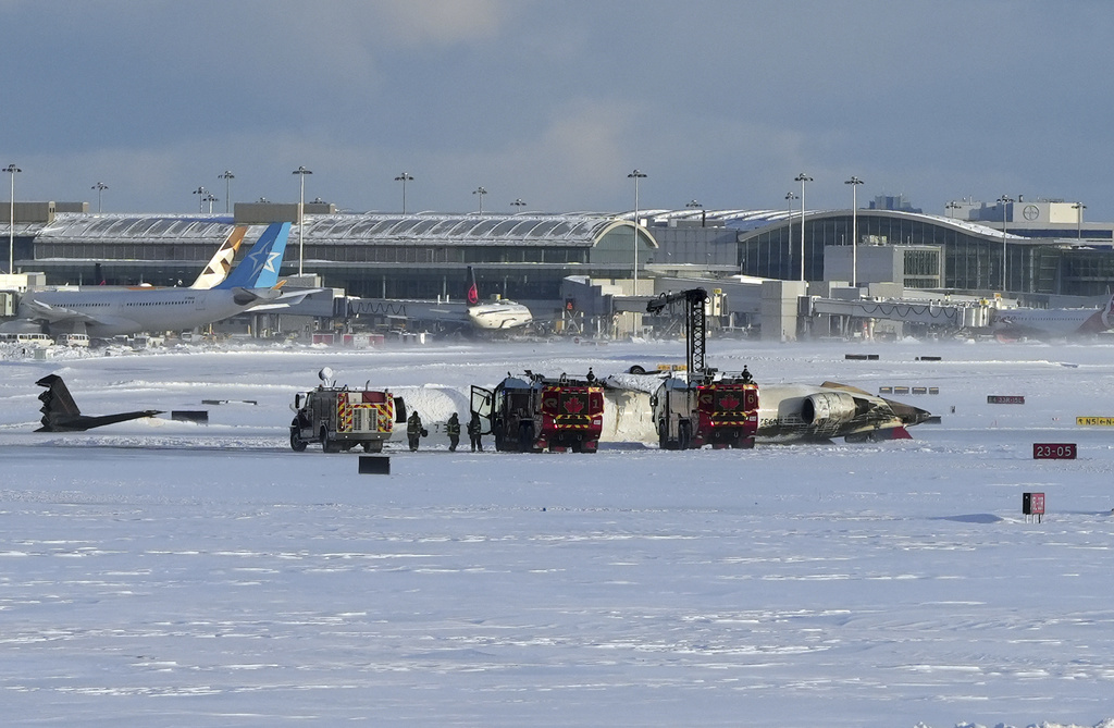 Update Delta Jet Flips Upside Down Landing In Toronto, 17 Hurt, Some