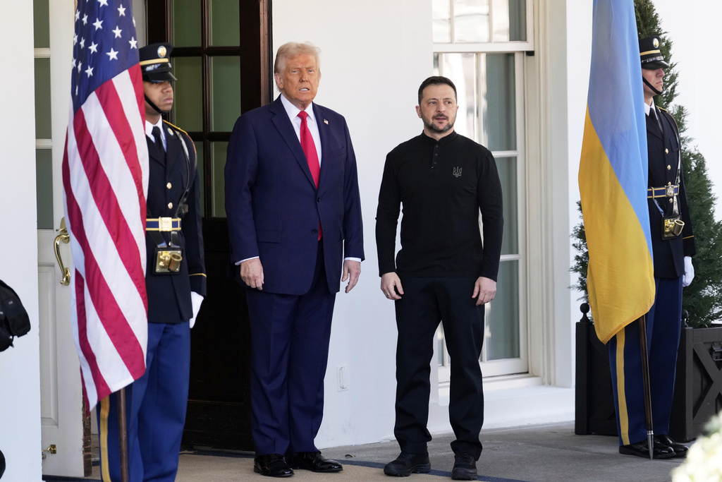 President Donald Trump welcomes Ukraine President Volodymyr Zelenskyy at the White House