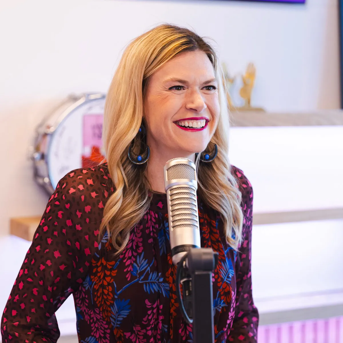 k love radio dj amy